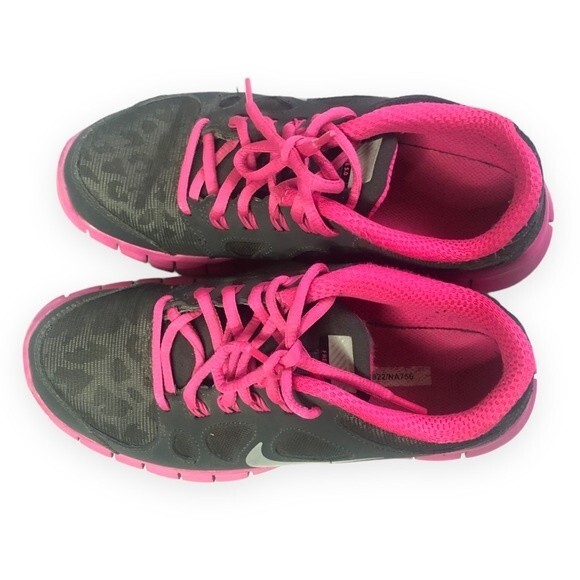Nike Free Run 5.0 Metallic Silver Mesh Animal Print Fusion Pink Running Shoes - Picture 4 of 10